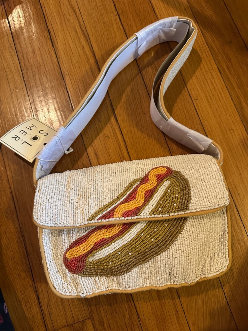🌭 Viral Beaded Hot Dog Bag – NWT | Statement Piece | Super Unique